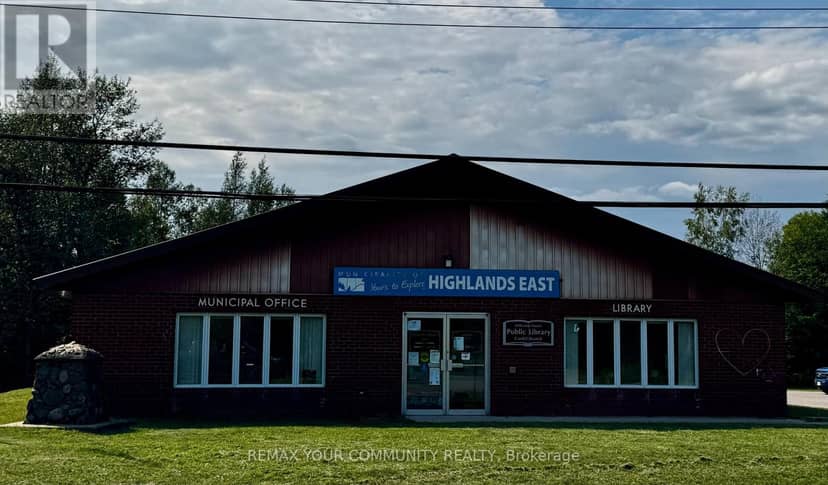 42 Sprucedale Street — photo 25 of 34