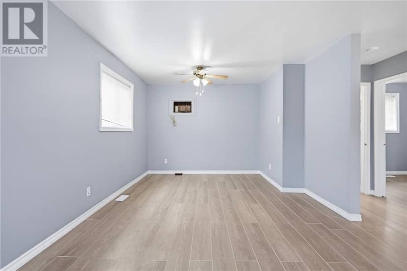 923 Highway 17 E, Wahnapitae, photo 5