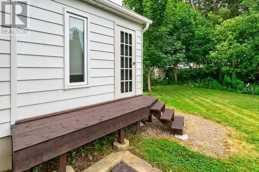 160 Elmwood Drive — photo 10 of 40