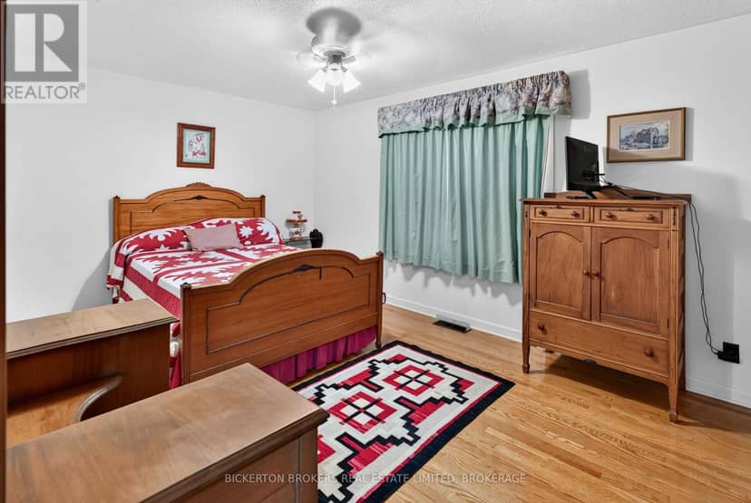 160 Elmwood Drive — photo 17 of 40