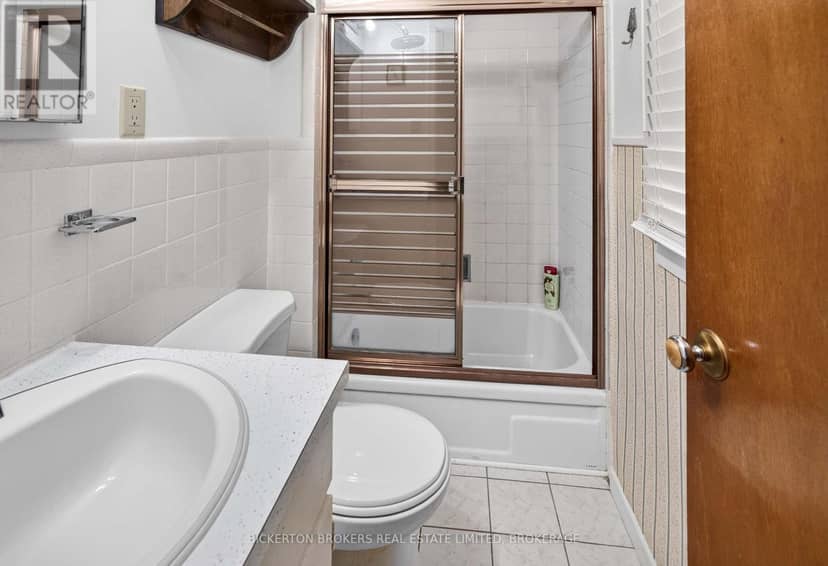 160 Elmwood Drive — photo 20 of 40