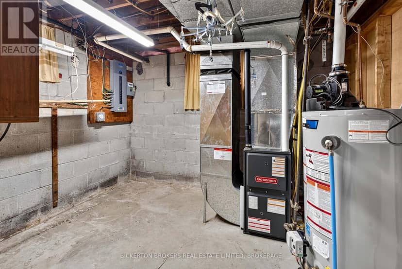 160 Elmwood Drive — photo 22 of 40