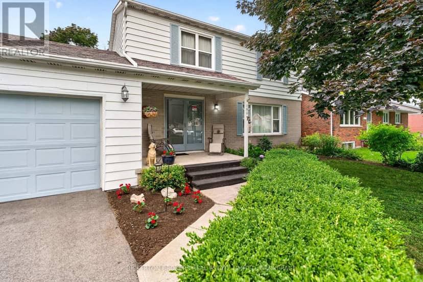 160 Elmwood Drive — photo 3 of 40