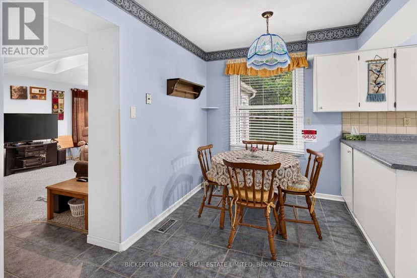 160 Elmwood Drive — photo 30 of 40