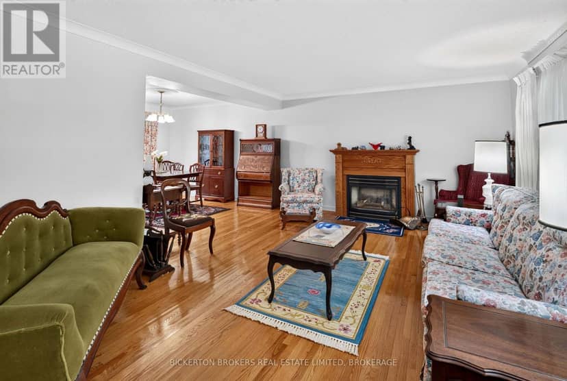 160 Elmwood Drive — photo 37 of 40