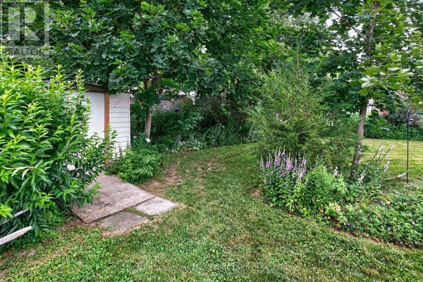 160 Elmwood Drive — photo 5 of 40