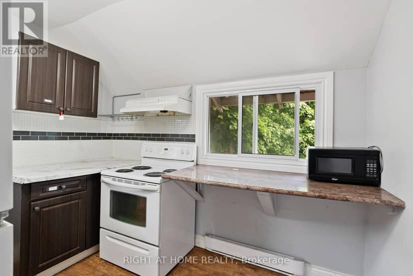 1071.5 Florence Street — photo 11 of 39