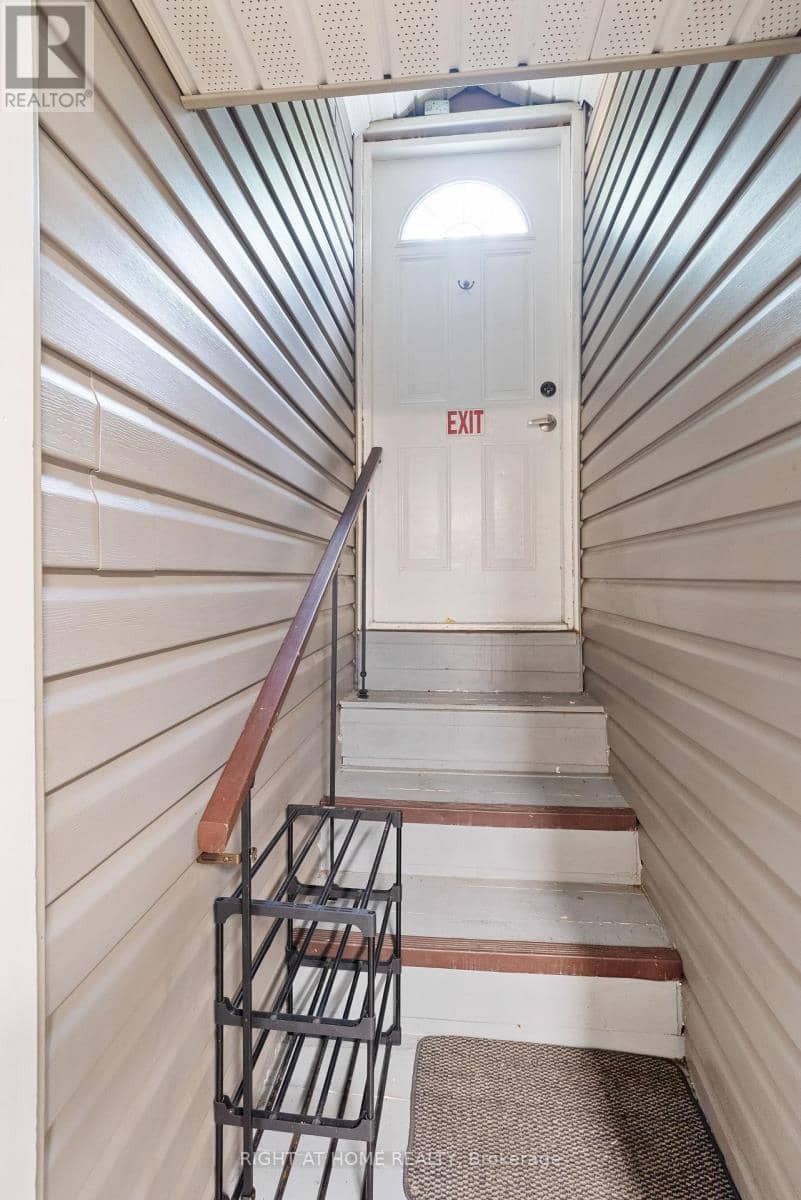 1071.5 Florence Street — photo 17 of 39