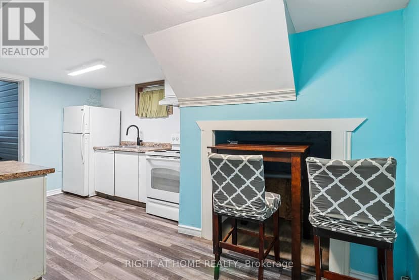 1071.5 Florence Street — photo 18 of 39