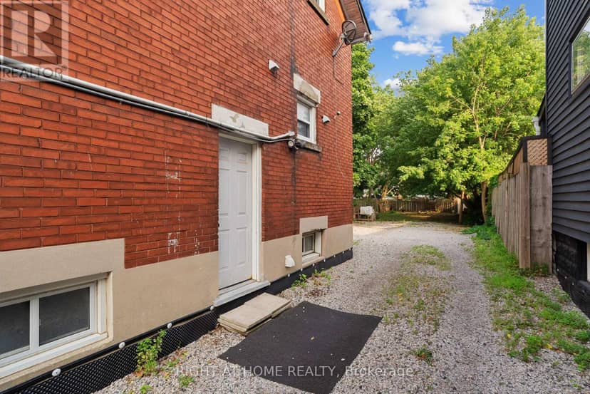 1071.5 Florence Street — photo 29 of 39