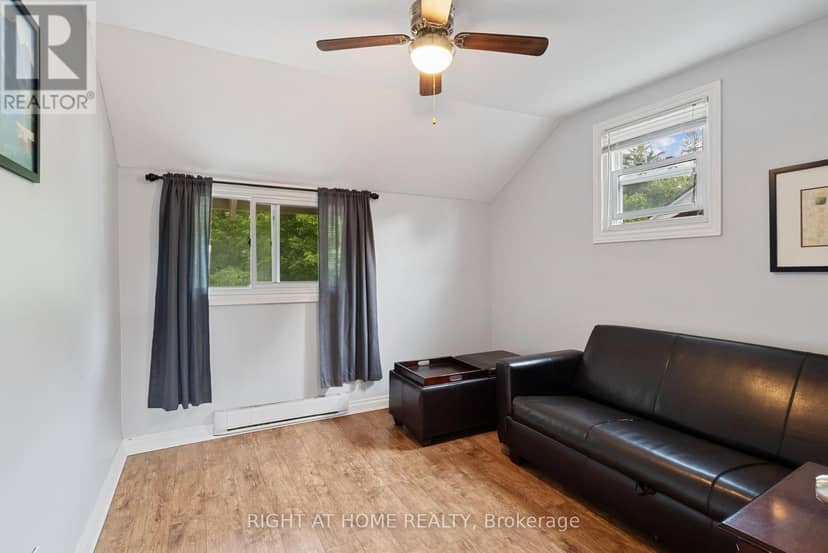1071.5 Florence Street — photo 6 of 39