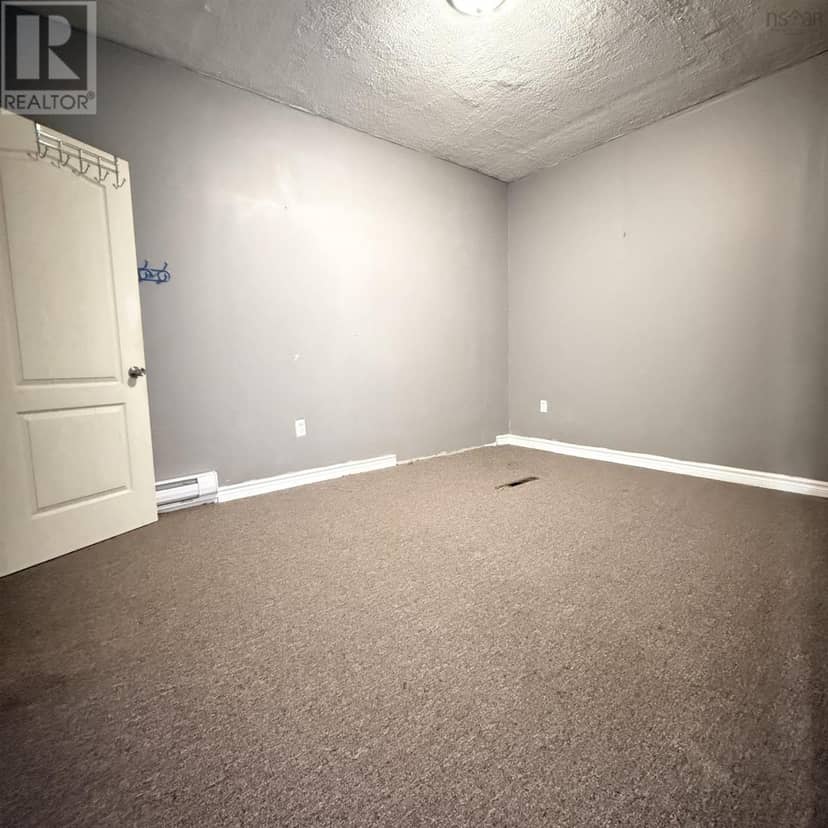 16989 Highway 7 — photo 17 of 40