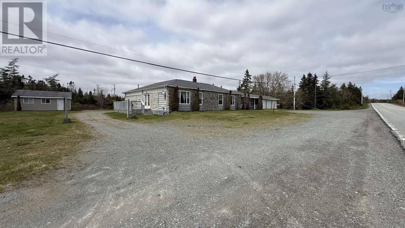 16989 Highway 7, Pleasant Harbour, photo 2