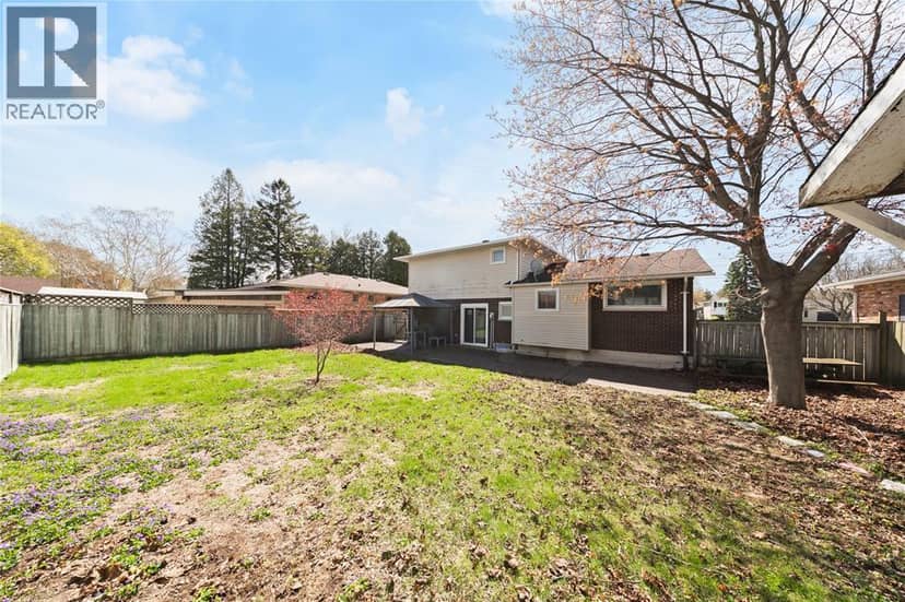1126 Cathcart BOULEVARD — photo 4 of 33