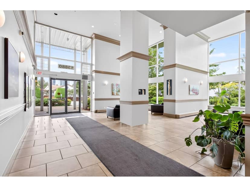 1904 13880 101 AVENUE, Surrey, photo 2