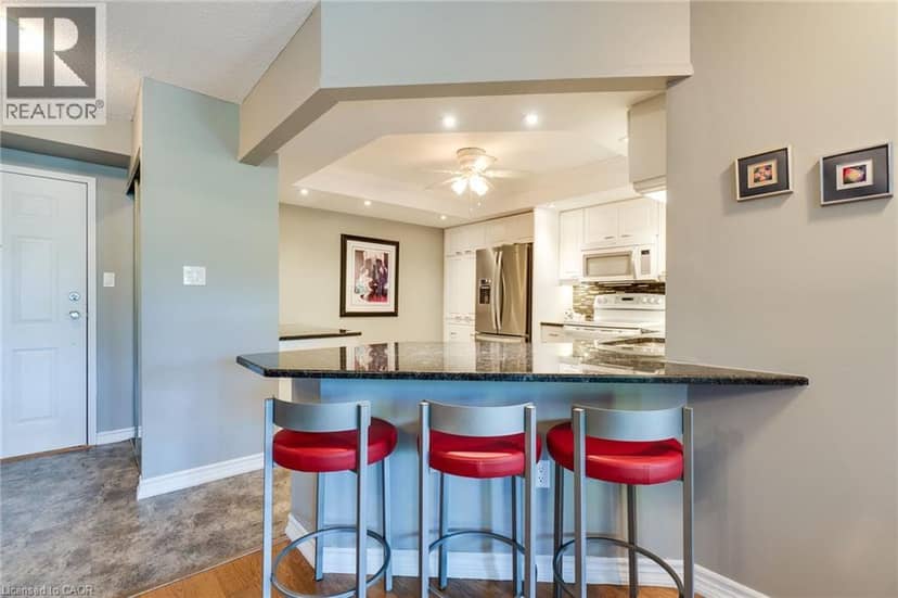 5080 PINEDALE Avenue Unit# 203, Burlington, photo 3
