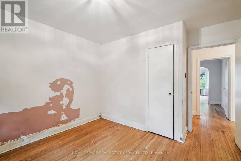 326 Lawrence Avenue W — photo 14 of 26
