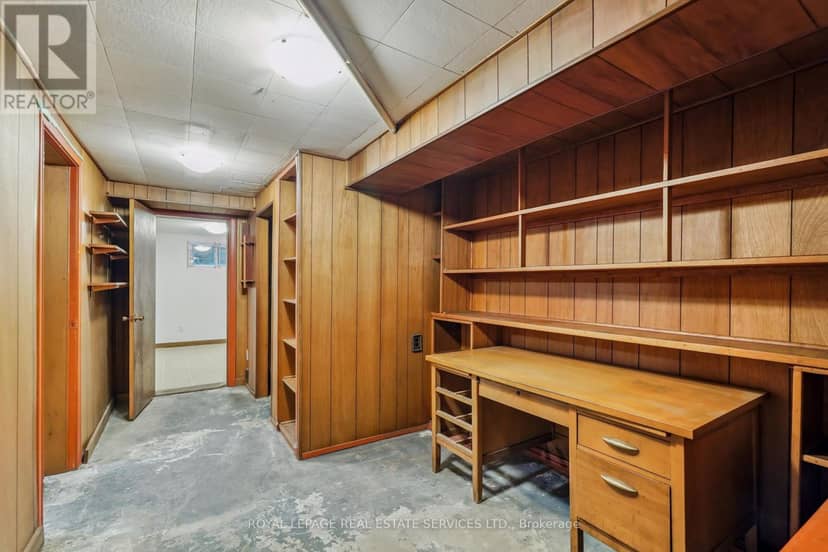 326 Lawrence Avenue W — photo 21 of 26