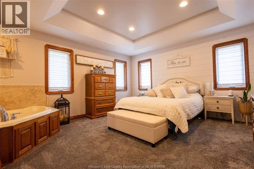 440 Mersea Rd 21 — photo 13 of 40