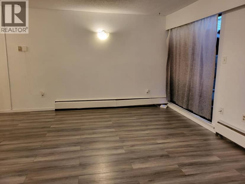 112 515 ELEVENTH STREET, New Westminster, photo 2