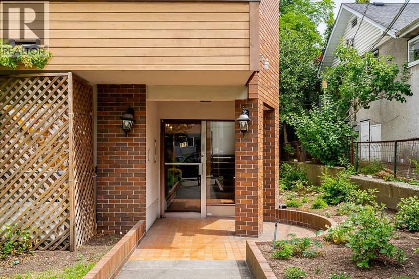302 138 TEMPLETON DRIVE, Vancouver, photo 4