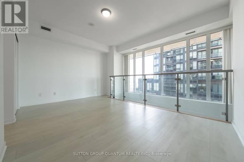 1012 - 150 East Liberty Street — photo 10 of 32