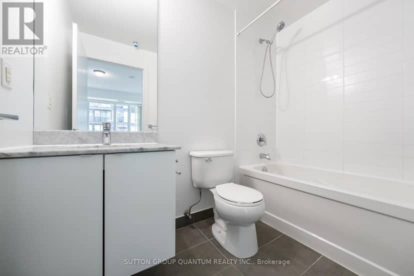 1012 - 150 East Liberty Street — photo 14 of 32