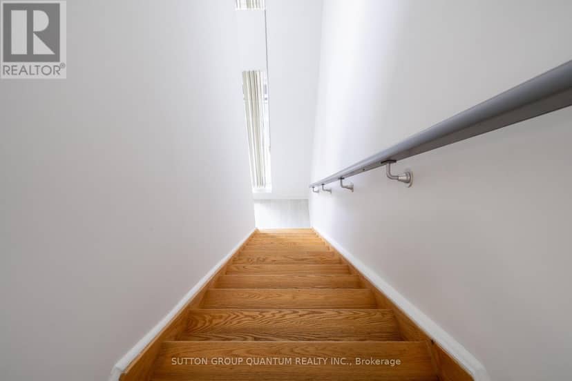 1012 - 150 East Liberty Street — photo 17 of 32