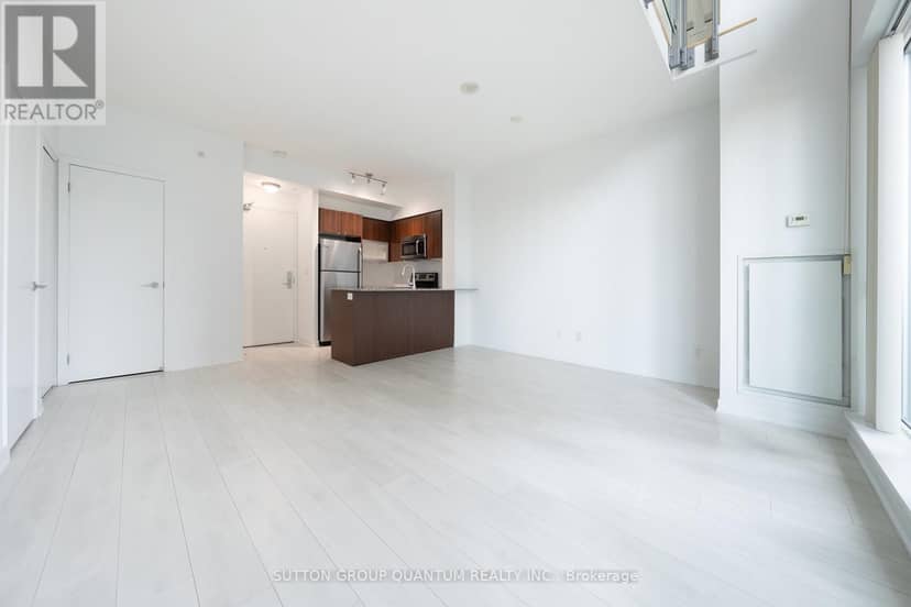 1012 - 150 East Liberty Street — photo 4 of 32