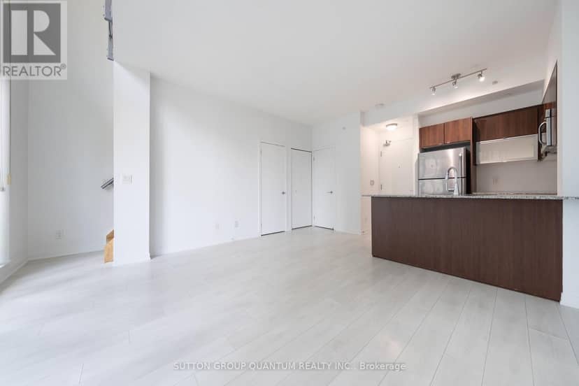 1012 - 150 East Liberty Street — photo 5 of 32