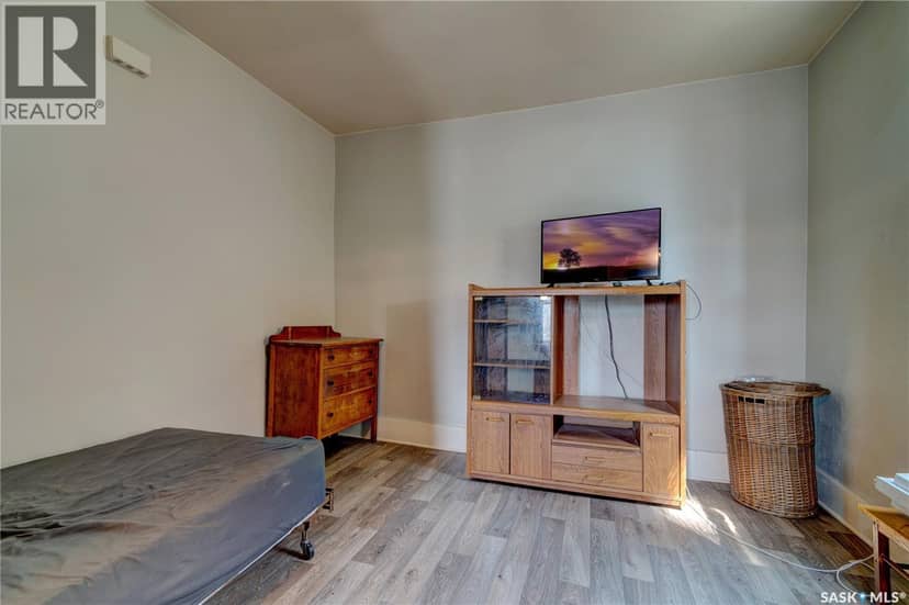 1713 St John STREET — photo 11 of 40