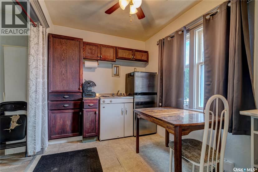 1713 St John STREET — photo 9 of 40