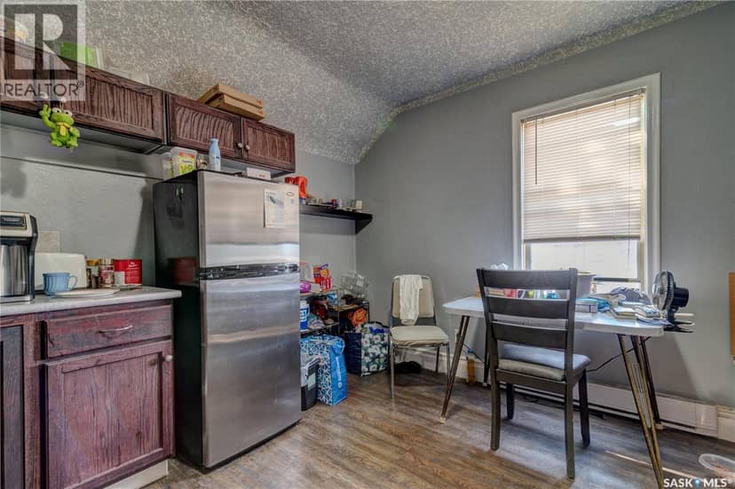 1713 St John STREET — photo 13 of 40