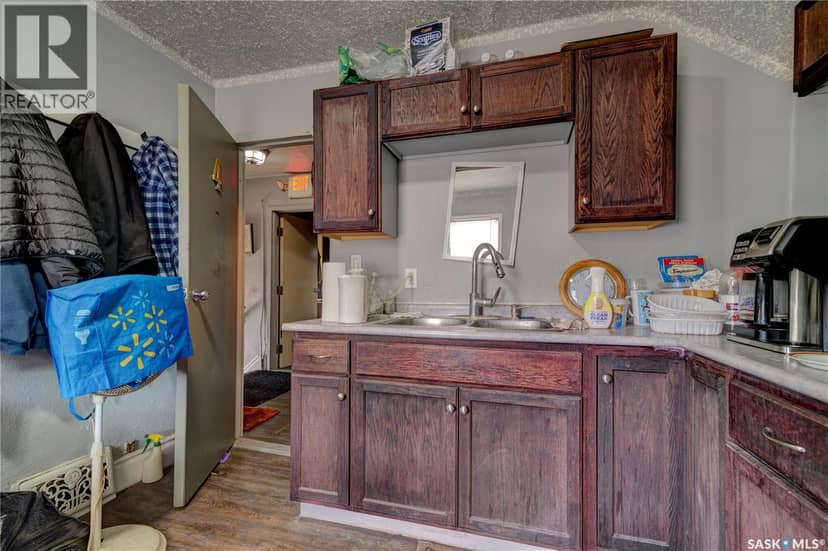 1713 St John STREET — photo 14 of 40