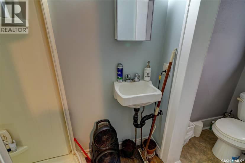 1713 St John STREET — photo 32 of 40