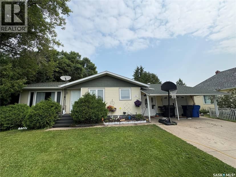 312 Bismark AVENUE — photo 1 of 20