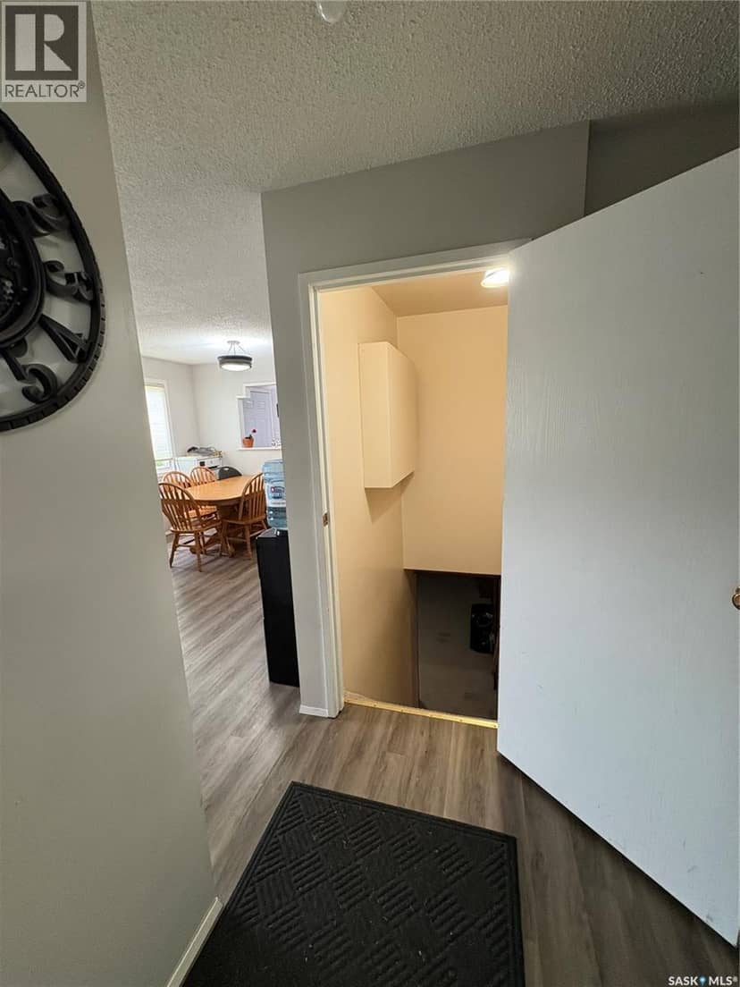 312 Bismark AVENUE — photo 3 of 20