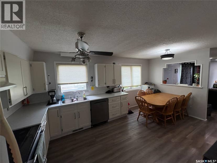 312 Bismark AVENUE — photo 4 of 20