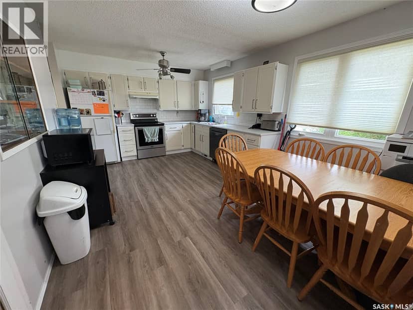 312 Bismark AVENUE — photo 6 of 20