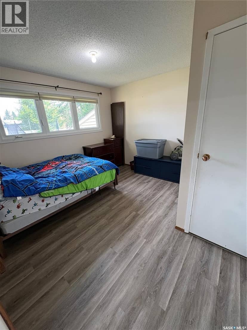 312 Bismark AVENUE — photo 9 of 20