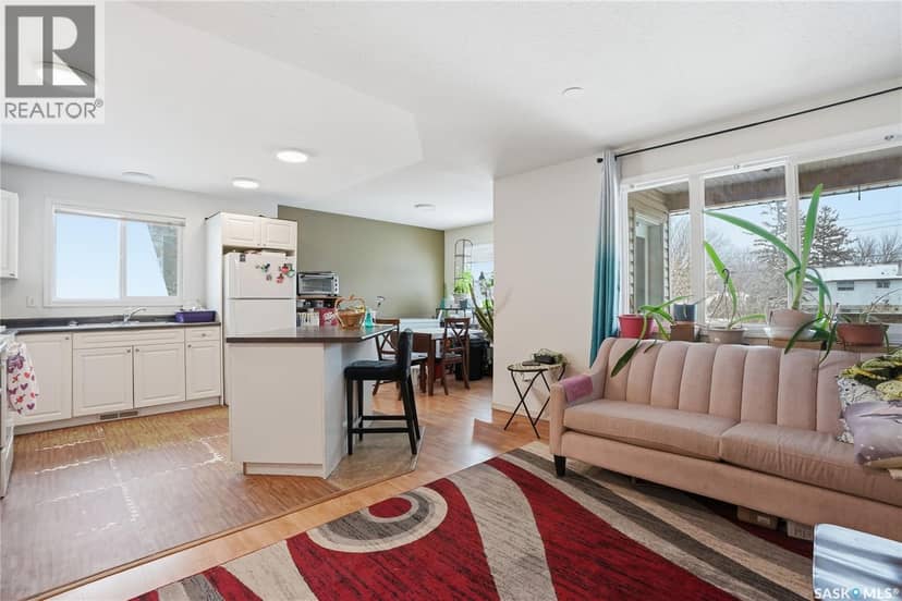 222 V Avenue S, Saskatoon, photo 7