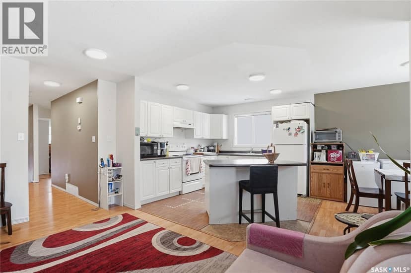 222 V Avenue S, Saskatoon, photo 8