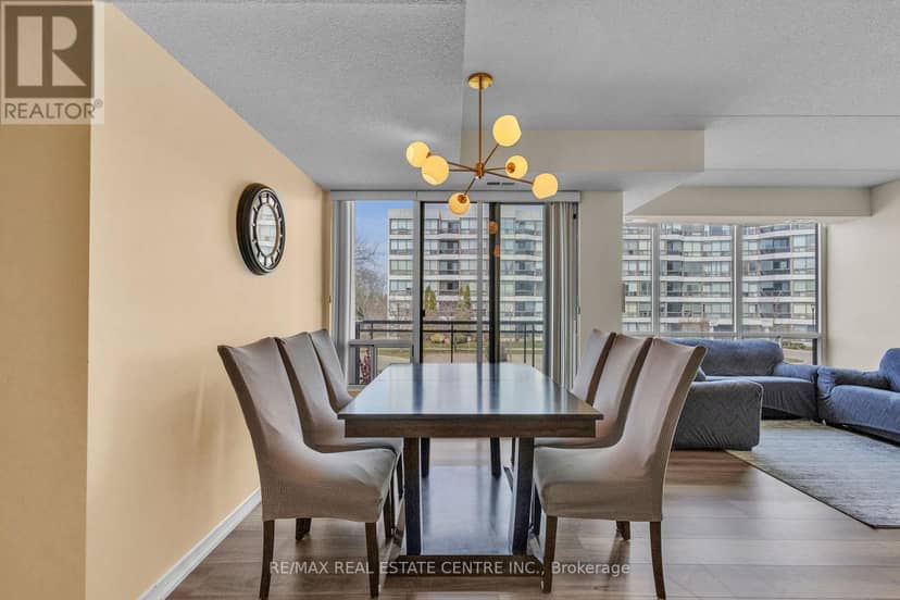 202 - 105 Bagot Street — photo 13 of 32