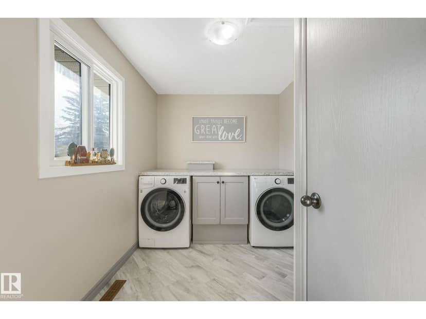 4835 60 ST — photo 27 of 40