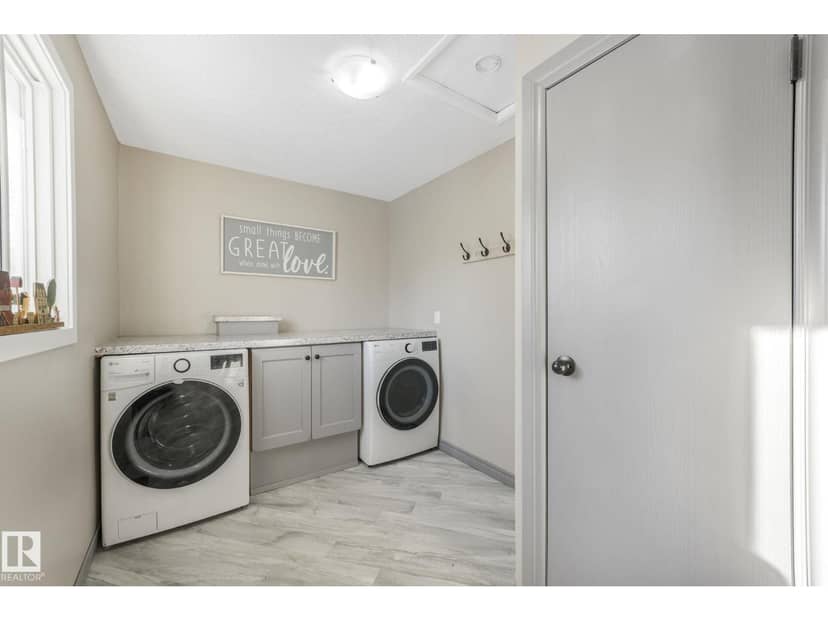4835 60 ST — photo 28 of 40