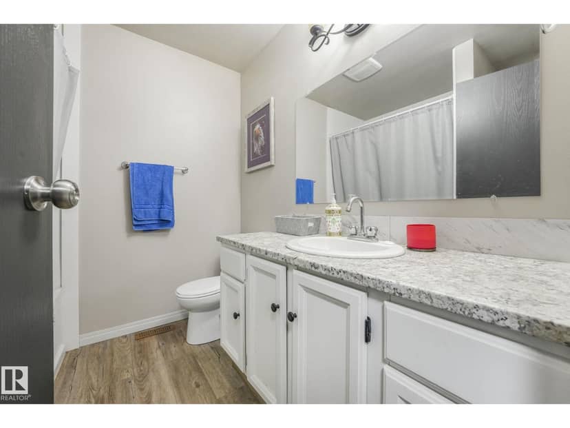 4835 60 ST — photo 38 of 40