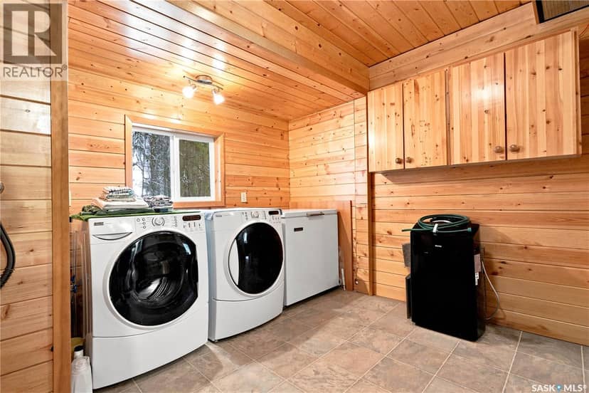 23 Saskatchewan DRIVE — photo 26 of 40