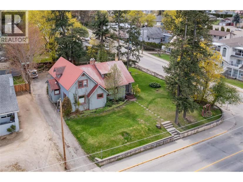 320 Okanagan Avenue SE, Salmon Arm