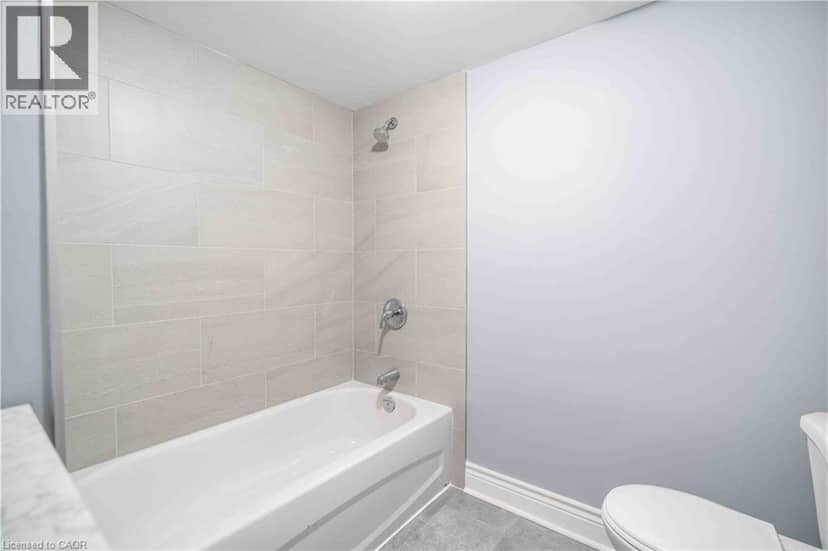 195 WOOD Street E — photo 23 of 34
