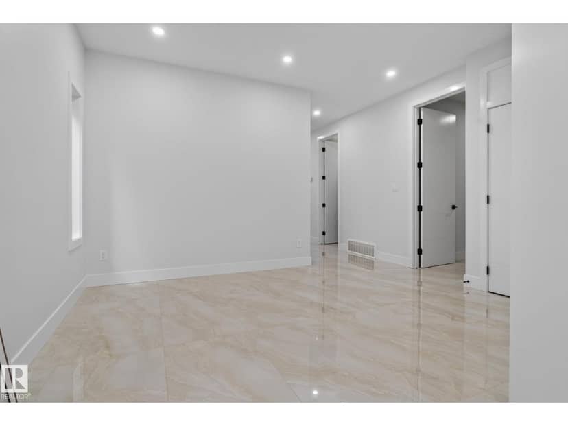 213 Fraser Wy NW, Edmonton, photo 3